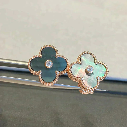 [Lunabriance]CLOVER MEDIUM 1 MOTIFS GRAY MOP  DIAMOND EARRINGS