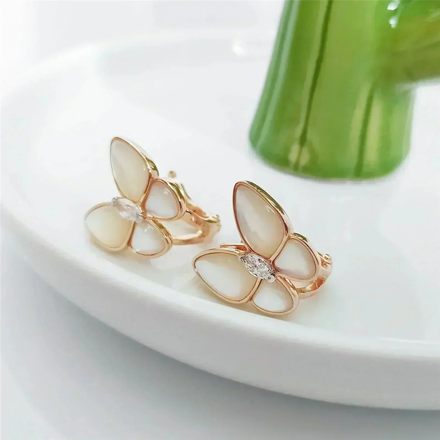[Lunabriance]BUTTERFLY MOP DIAMOND EARRINGS