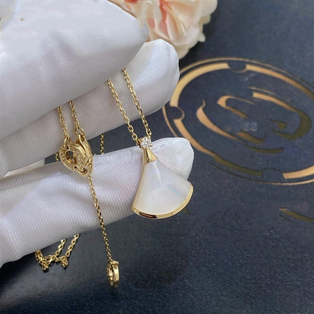 [Luna Brilliance]DREAM NECKLACE WHITE MOP GOLD 1 DIAMOND